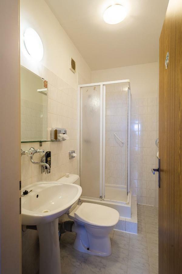 פראג Hotel Alexander מראה חיצוני תמונה
