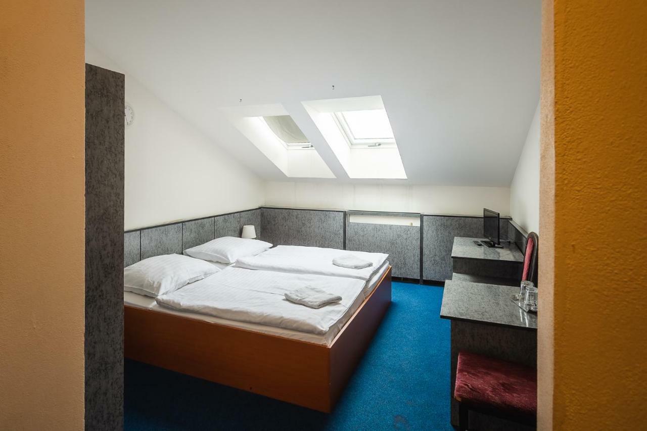 פראג Hotel Alexander מראה חיצוני תמונה