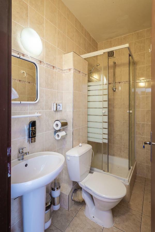 פראג Hotel Alexander מראה חיצוני תמונה