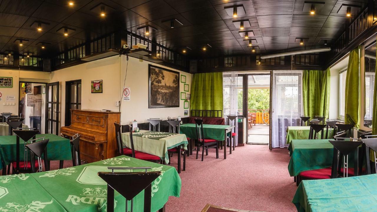 פראג Hotel Alexander מראה חיצוני תמונה